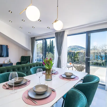 Floor In شقة سلانو